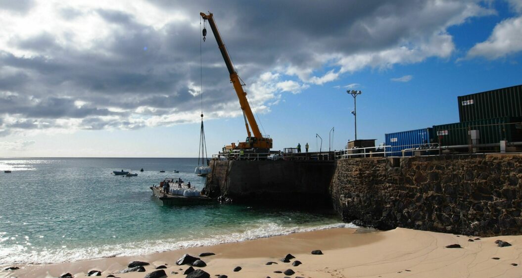 Goods being unloaded at Georgetown Pier - Cath Bailey